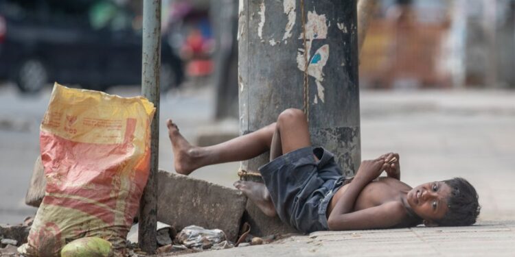 වීදි ළමයින් සඳහා රුපියල් පන්දහසක දීමනාවක්