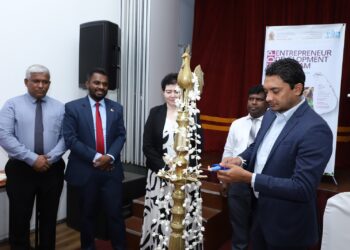 ලංකාවේ හොඳම ව්යාපාර උපදේශකවරුන් බිහිකිරීමට අලුත් වැඩක්