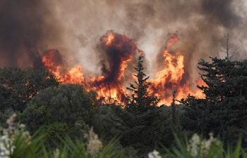 නිවන්නට නොහැකි වූ ලැව් ගින්න – ජීවිත කිහිපයකුත් අහිමි වෙයි