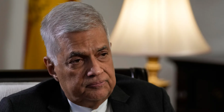 රනිල්ගේ  පාක්ෂිකයෝ හඩා වැලපෙයි  !!! – ‘සර්ට අපි  ඉන්නවා ‘