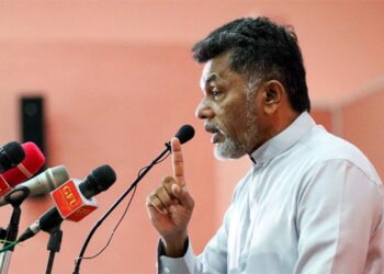 වීදුරුගෙවල් වල ඉදලා ගල්ගහන්න සූදානම් වෙන්න එපා – ටී.බී. සරත්