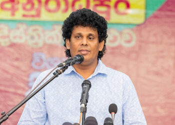 මන්ත්රී වරප්රසාද අඩු කරන යෝජනාව ඉදිරියේදී