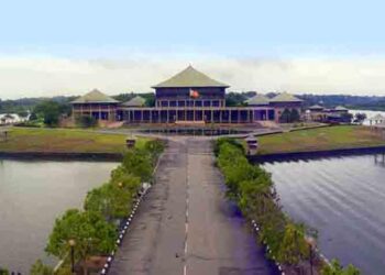 දශක හතරකට පසු පාර්ලිමේන්තුව අස් වෙයි