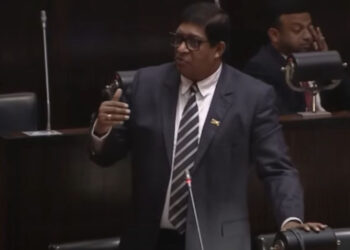 රජය මුදල් අච්චු ගහපු හැටි රවී දිගඅරියි