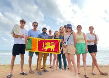 පසුගිය මාස හයේ සංචාරක පැමිණීමෙන් බිලියන 3.7ක ආදයමක්