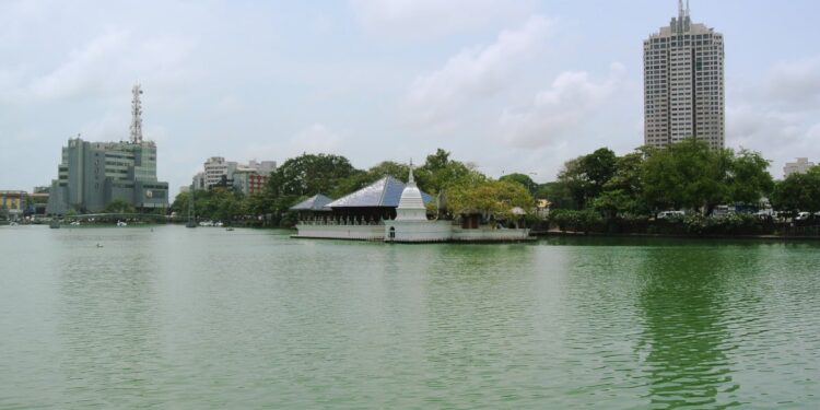 බේරේ වැව අසල ඉන්න අයට දැඩි අර්බුදයක්