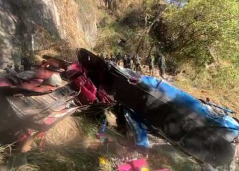 බිහිසුණු ඇල්ල වැල්ලවාය අනතුරින් මිය ගිය ගණන 15 දක්වා ඉහළට