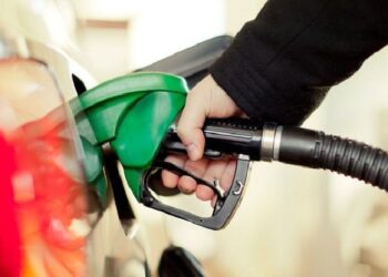 ඉන්ධන මිල සංශෝධනය කෙරේ