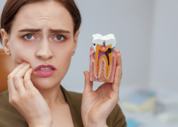 දතේ කැක්කුමක් ආවොත් කවුරුත් නොකරපු පුදුම හිතෙන බෙහෙතක්