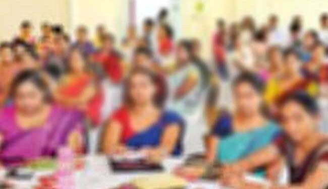 සංවර්ධන නිලධාරීන් ගුරු සේවයට බඳවාගැනේ