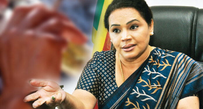 රනිල්ට දැන් ලෙඩ පාඩුවේ ඉන්න දෙන්න – ඩයනා