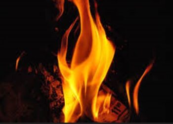 විදුලි කාන්දුවක් නිසා කොළඹ ගොඩනැගිල්ලක් ගිනි ගනියි