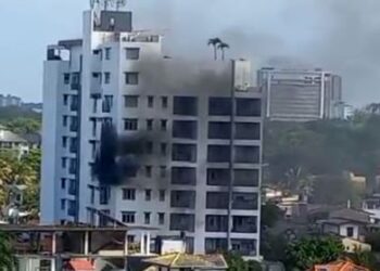 නාරාහේන්පිට මහල් නිවාසයක විශාල ගින්නක්