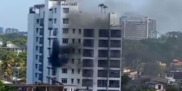 නාරාහේන්පිට මහල් නිවාසයක විශාල ගින්නක්