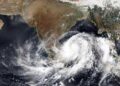 ඉන්දියාවට එන දරුණු සුළි කුණාටුවෙන් ලංකාවටත් අනතුරු ඇඟවීම්