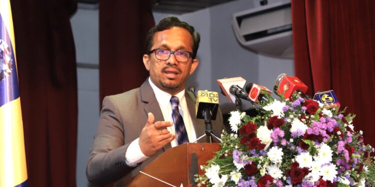 ලංකාව ලෝකයේ නිල් මැණික් කේන්ද්රස්ථානය බවට පත් කිරීම රජයේ අරමුණයි – සුනිල් හදුන්නෙත්ති