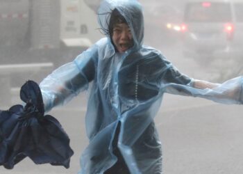 ‘කල්මේගි’ සුළිකුණාටුවෙන් – 114ක් ජීවිතක්ෂයට 127 අතුරුදහන්