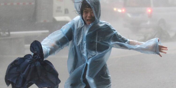 ‘කල්මේගි’ සුළිකුණාටුවෙන් – 114ක් ජීවිතක්ෂයට 127 අතුරුදහන්