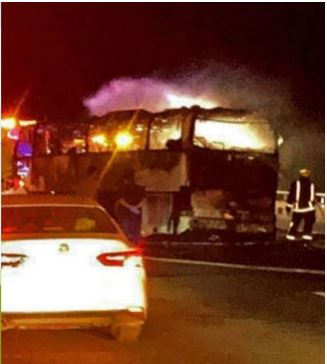 බස් රථයක් ඩීසල් ටැංකියක ගැටීමෙන් බිහිසුණු අනතුරක් – මිය ගිය ගණනත් ඉහළට