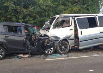 මුන්දලම මාරක රිය අනතුරෙන් 03ක් ජීවිතක්ෂයට : පුතුගේ තත්ත්වය අසාධ්‍යයි