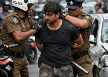 වාහනවලට පහර දෙමින් ගිය යතුරුපැදිකරු අධිකරණයට