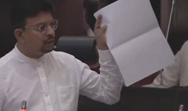 අසභ්ය වෙබ් අඩවි නාමය සජිත්ලාගේ කාලේ 11 වසරේ පෙළපොතෙත් තිබුණා : නියෝජ්ය ඇමති මහින්ද ජයසිංහගෙන් පාර්ලිමේන්තුවේදී හෙළිදරව්වක්