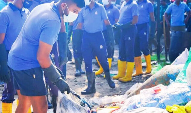 ගාල්ල ධීවර වරාය පිරිසිදු කිරීමේ ‘ක්ලීන් ශ්‍රී ලංකා’ දැවැන්ත මෙහෙයුම ඇරඹෙයි