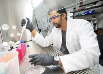 පිළිකා පර්යේෂණ ක්ෂේත්‍රයේ නව සොයාගැනීමක්: ශ්‍රී ලාංකික විද්‍යාඥ කෙනෙත් හුලුගල්ලට ඇමරිකාවේ ඉහළම ගෞරවයක්