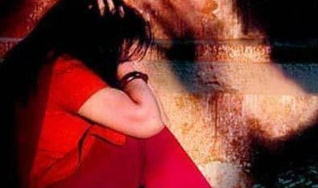 සිසුවියක දූෂණය කළ සිසු පෙම්වතා ඇතුළු තිදෙනෙකු රක්ෂිත බන්ධනාගාරයට