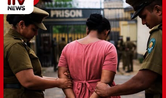 තිසරපටයේ සඟවා සැමියාට ජීව උණ්ඩයක් ගෙනා කාන්තාවක බන්ධනාගාරයේ දී කොටු වෙයි