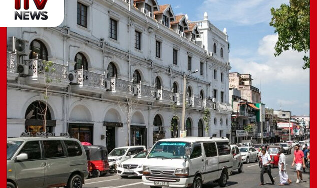 මහනුවර නගරයේ අනවසර ඉදිකිරීම් 10ක් ඉවත් කිරීමට නියෝග : අයිතිකරුවන්ට ලිඛිතව දැනුම් දෙයි