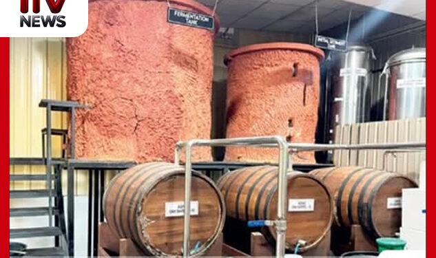 තණමල්විල හොරට වයින් හැදු ෆැක්ටරිය වටලයි : මිලි ලීටර් ලක්ෂ 7ක තොගයක් අත්අඩංගුවට