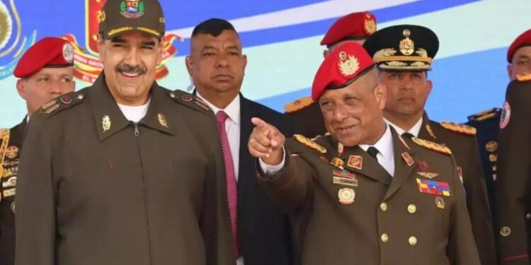 මදුරෝගේ ආරක්ෂක ප්රධානියා ඉවතට