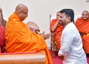 ජනපති අමරපුර මහා නා හිමි බැහැ දකියි