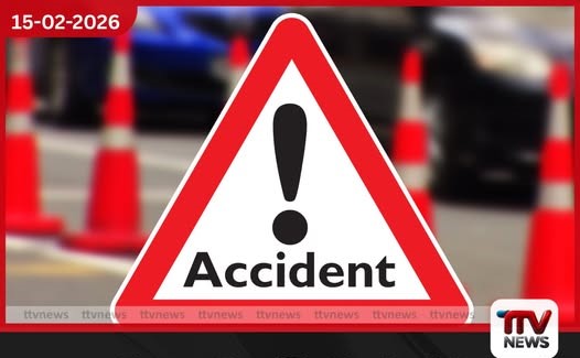 ගොඩකවෙලදී බස් රථයක් සහ ත්රිරෝද රථයක් මුහුණට මුහුණ ගැටේ