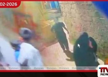 ජින්තුපිටිය මාරක වෙඩි තැබීමේ සිද්ධිය සම්බන්ධයෙන්  රාජකාරිය පැහැර හැරි පොලිස් නිලධාරීන්  දෙදෙනෙකු  අත්අඩංගුව