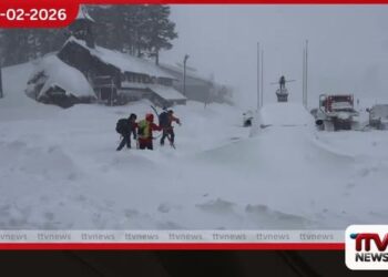 කැලිෆෝනියාවට  හිම කුණාටුවක්  පුද්ගලයින් 10ක් අතුරුදන්