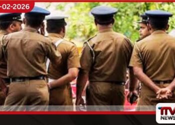 වෙඩික්කරුවන් පැන යද්දී සැඟවුණු පොලිස් නිලධාරීන් දෙදෙනෙකුගේ වැඩ තහනම්