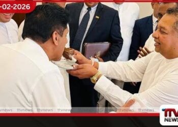 ජේ.සී. අලවතුවලගේ උපන්දිනයට පාර්ලිමේන්තුවේදී කේක් හතරක සැමරුමක්