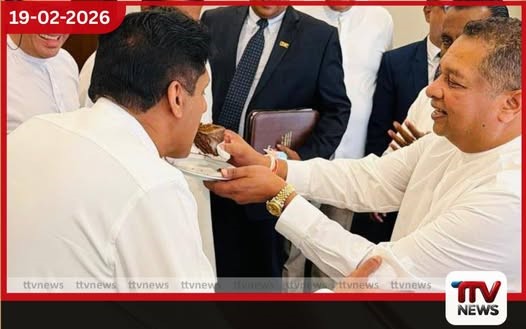 ජේ.සී. අලවතුවලගේ උපන්දිනයට පාර්ලිමේන්තුවේදී කේක් හතරක සැමරුමක්