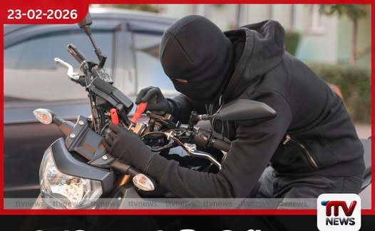 බන්ධනාගාර නිලධාරියෙකුගේ අත කපා යතුරුපැදිය පැහැරගත් මංකොල්ලකරුවන් හතරදෙනෙක් කොටුවෙයි