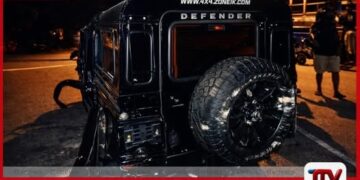 කුරුණෑගලදී ඩිෆෙන්ඩර් රථයක් අනතුරට ලක්වෙයි දෙදෙනෙකුට තුවාල