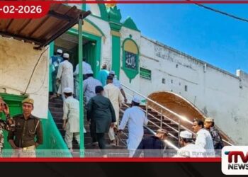 ජුටා මාර් හෝලි පෙරහැර වෙනුවෙන්  උත්තර ප්‍රදේශ්හි පල්ලි ප්ලාස්ටික් ආවරණවලින් වසා දමයි