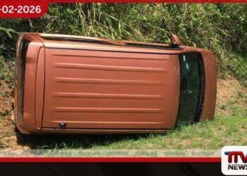 නල්ලතන්නිය – මස්කෙළිය පාරේදී ශ්රී පාද වන්දනාකරුවන් පිරිසක් රැගත් මෝටර් රථයක් අනතුරට ලක්වෙයි