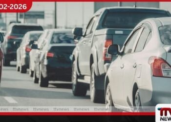 පිටත වටරවුම් අධිවේගී මාර්ගයේ  ලොරි රථයක් පෙරළීමෙන්  කඩවත දෙසට දැඩි රථවාහන තදබදයක්