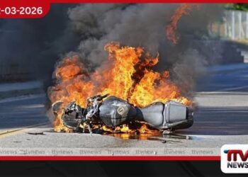 ඉන්ධන උතුරා යන තෙක් පිරවූ යතුරුපැදියක් ගිනිගෙන විනාශ වෙයි