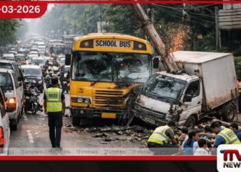 රත්තනපිටියේදී පාසල් බසයක් සහ  ලොරියක් ගැටේ