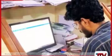 සේවා කාලයෙන් පසු තවත් පැය 3ක් වැඩ කරමින් කේරළයේ RTO නිලධාරීන්ගෙන්  අපූරු විරෝධතාවක්