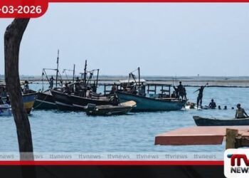 වන්දනාකරුවන් රැගත්  බෝට්ටුවක් යාපනය  ගුරුනගර්හිදී පෙරළෙයි