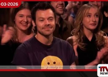 Ryan Gosling ගේ SNL වේදිකාවට Harry Styles කඩා පනී